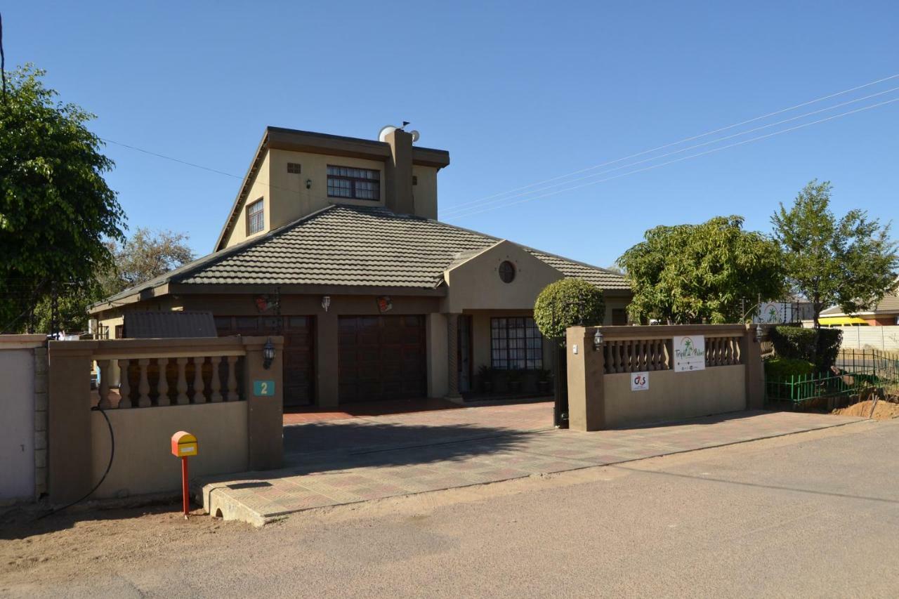 Triple Palms Bed And Breakfast ハボローネ エクステリア 写真