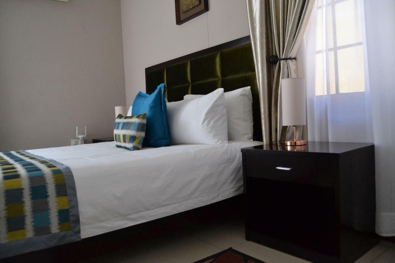 Triple Palms Bed And Breakfast ハボローネ エクステリア 写真