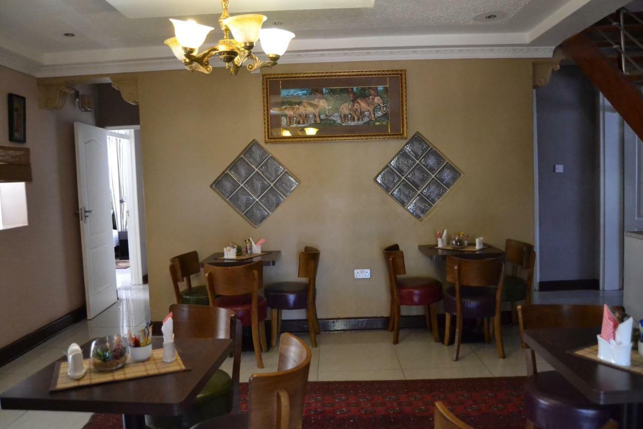 Triple Palms Bed And Breakfast ハボローネ エクステリア 写真