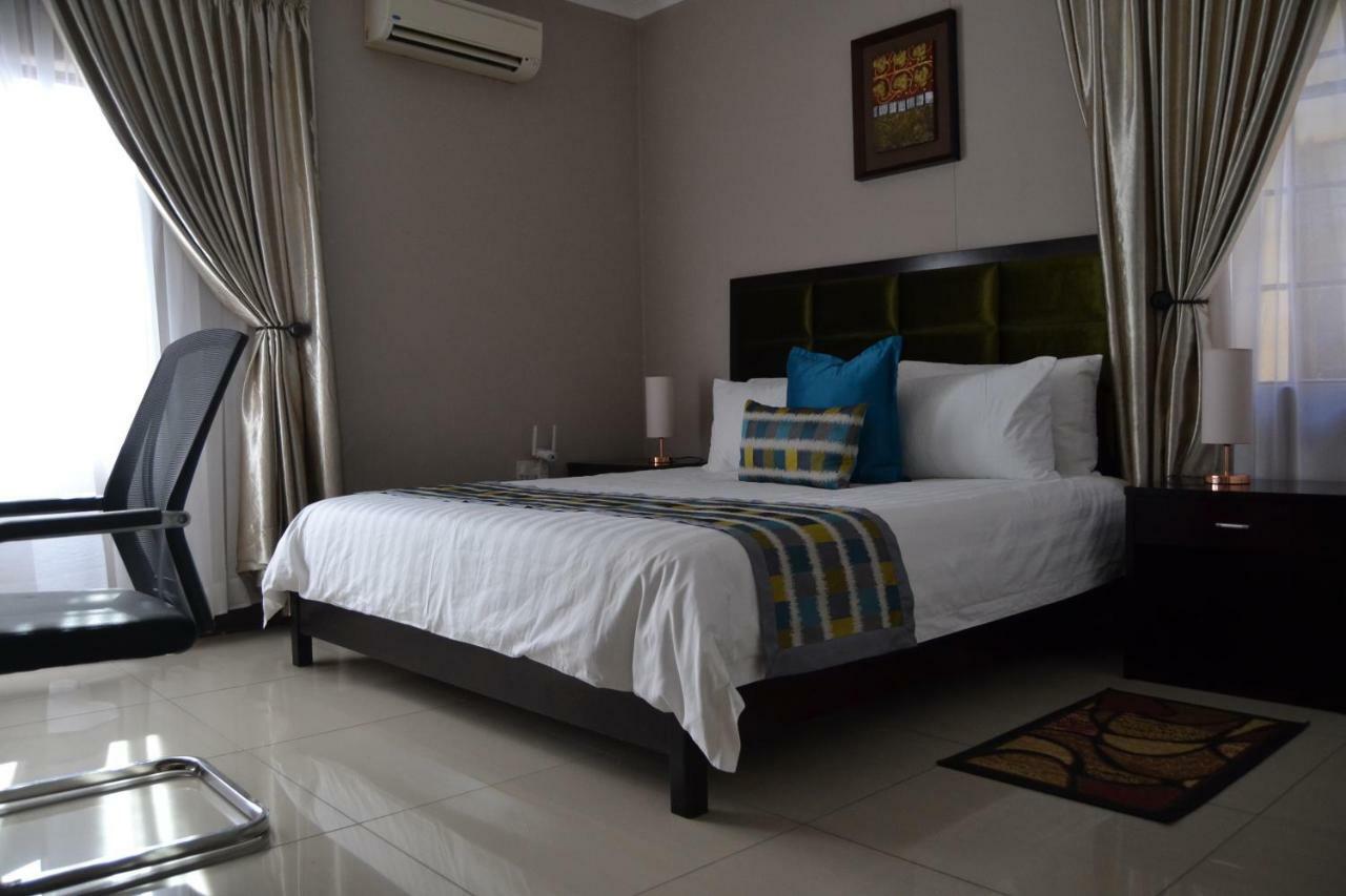 Triple Palms Bed And Breakfast ハボローネ エクステリア 写真