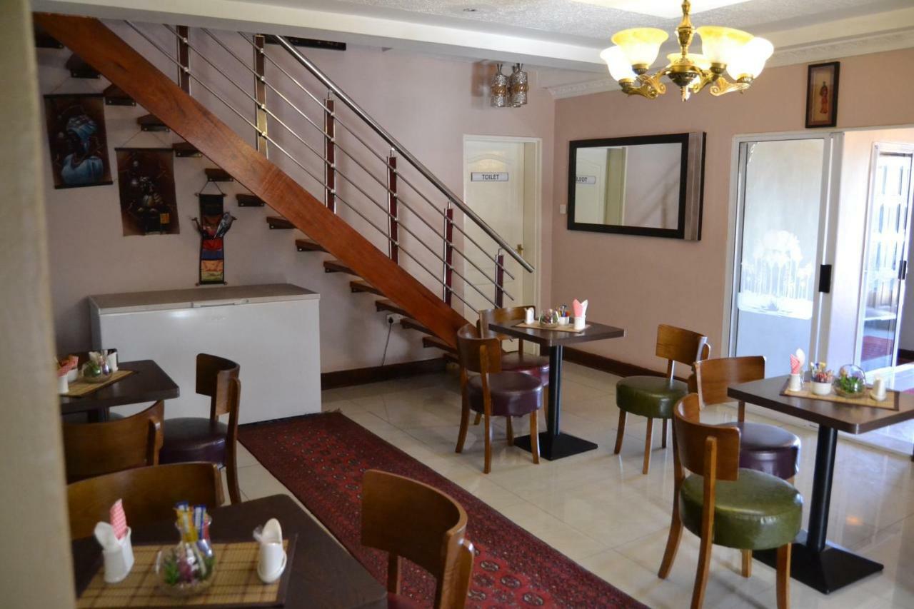 Triple Palms Bed And Breakfast ハボローネ エクステリア 写真