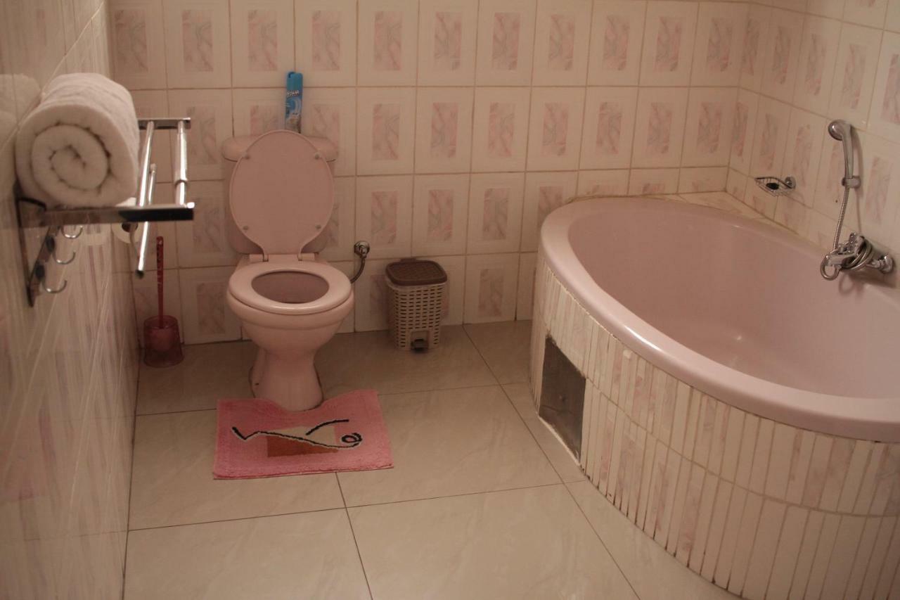 Triple Palms Bed And Breakfast ハボローネ エクステリア 写真