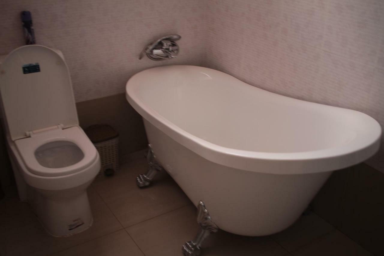 Triple Palms Bed And Breakfast ハボローネ エクステリア 写真