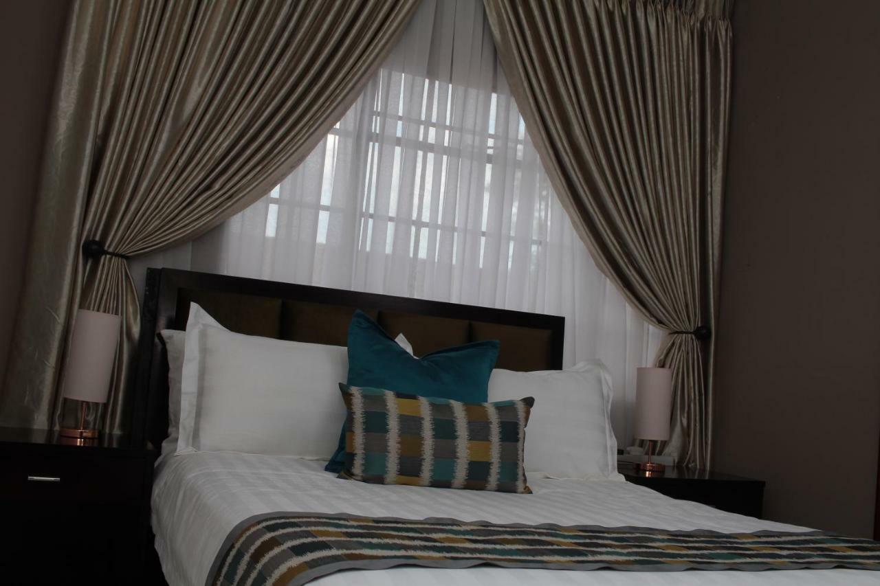 Triple Palms Bed And Breakfast ハボローネ エクステリア 写真
